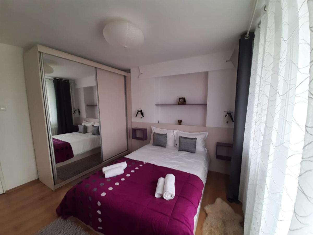 Chic Apartament Дева Екстериор снимка