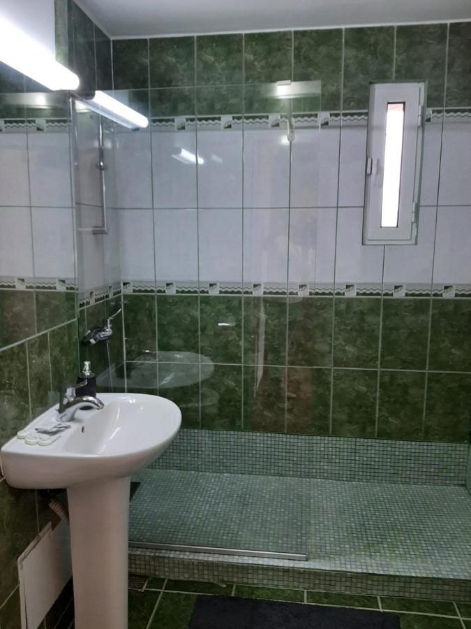 Chic Apartament Дева Екстериор снимка
